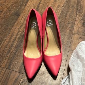 D Heart/Delicious pink high heels. Size 9